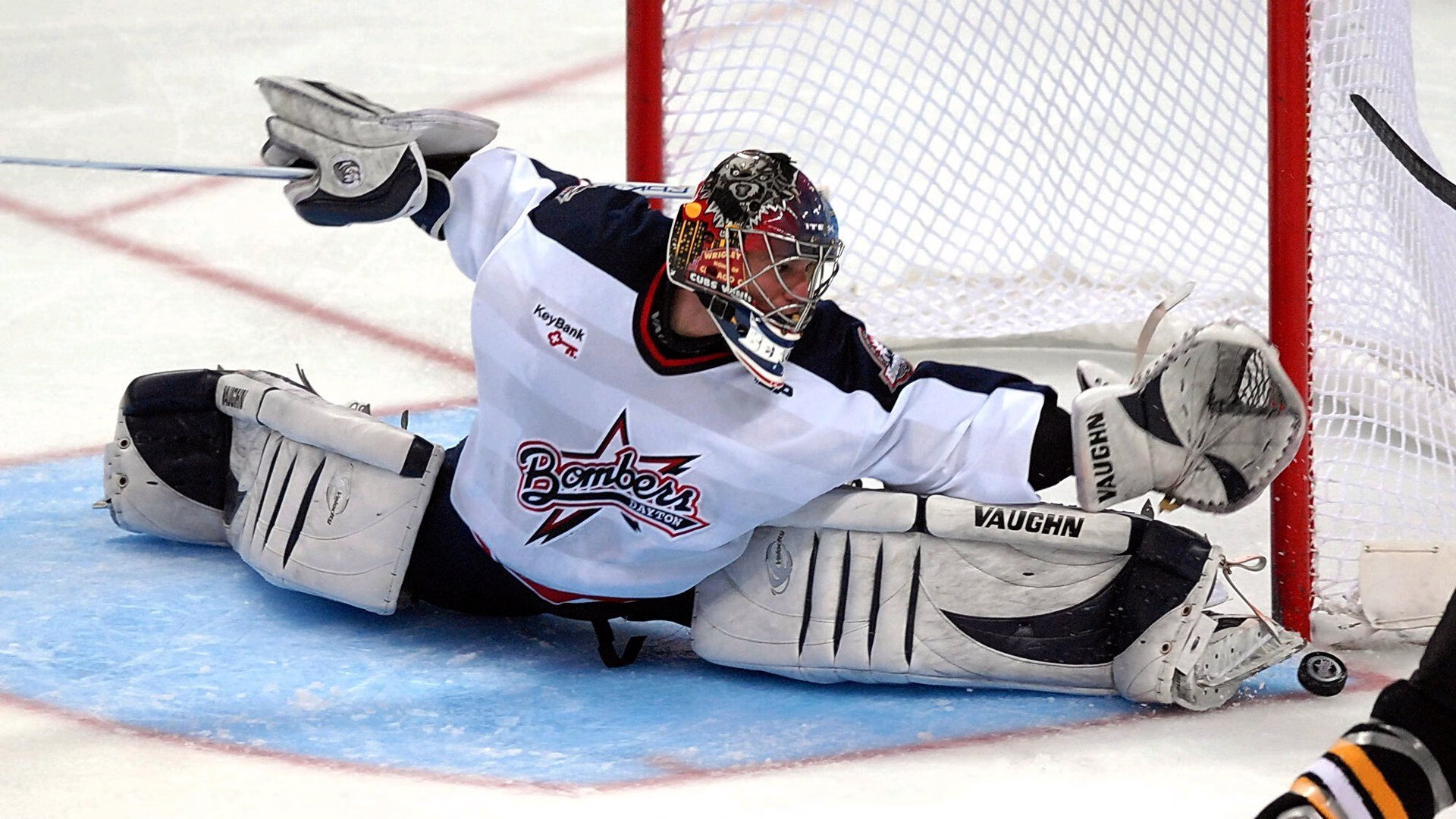 西甲门神多次神级扑救，比赛高潮迭起，西甲门将60米吊射